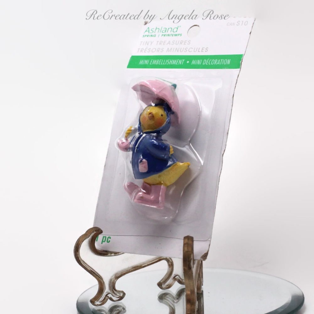 Mini Embellishment Duck with Umbre…